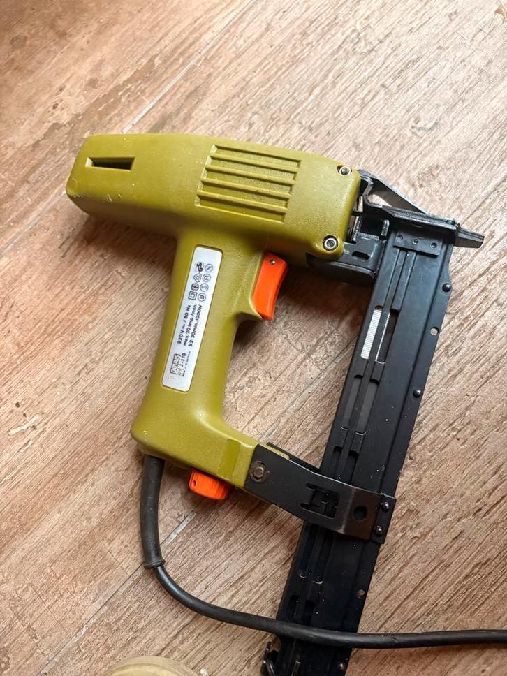 Novus J-170 tacker - als nieuw!, Doe-het-zelf en Verbouw, Gereedschap | Handgereedschap, Zo goed als nieuw, Ophalen of Verzenden