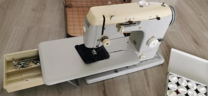 Naaimachine meister - werke, Hobby en Vrije tijd, Naaimachines en Toebehoren, Zo goed als nieuw, Naaimachine, Overige merken, Ophalen of Verzenden