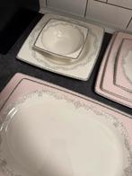 66 delig serviesset, Huis en Inrichting, Keuken | Servies, Ophalen of Verzenden, Zo goed als nieuw, Bord(en), Overige stijlen