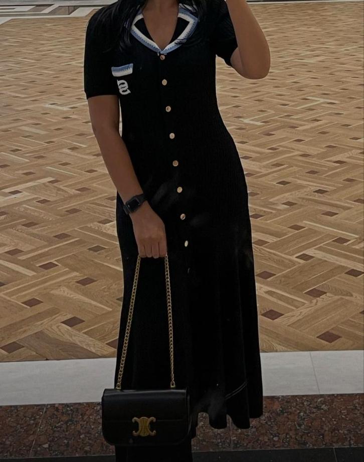 Sandro inspired jurk zwart S logo, Kleding | Dames, Gelegenheidskleding, Nieuw, Overige typen, Zwart, Ophalen of Verzenden