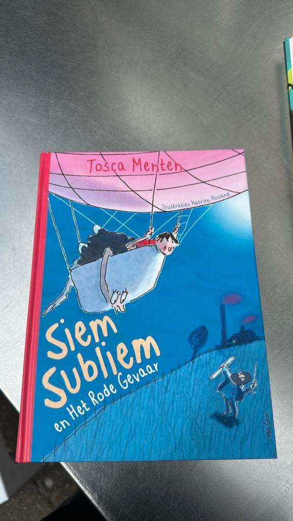 Tosca Menten - Siem Subliem en het rode gevaar, Boeken, Kinderboeken | Jeugd | onder 10 jaar, Zo goed als nieuw, Ophalen of Verzenden