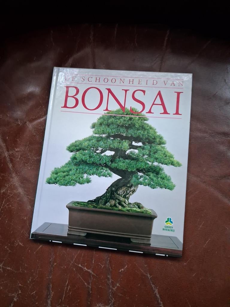 Te koop net boek over bonsai. De schoonheid, Ophalen of Verzenden, Zo goed als nieuw