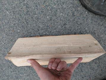 Kachel hout beschikbaar voor biedingen