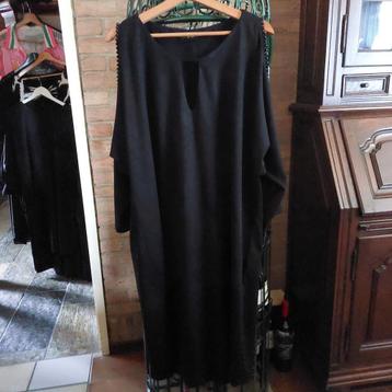 Jurk van het merk Mat Fashion.  Maat L. (48/50) beschikbaar voor biedingen