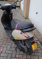 Piaggio ZIP scooter, Fietsen en Brommers, Scooters | Piaggio, Ophalen of Verzenden, Zo goed als nieuw, Zip
