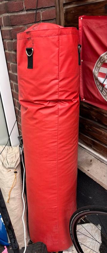 Rode Bokszak 140cm, 50kg beschikbaar voor biedingen