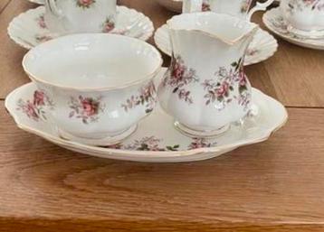 Royal Albert suikerpot & melkkab Set Rozenmotief beschikbaar voor biedingen