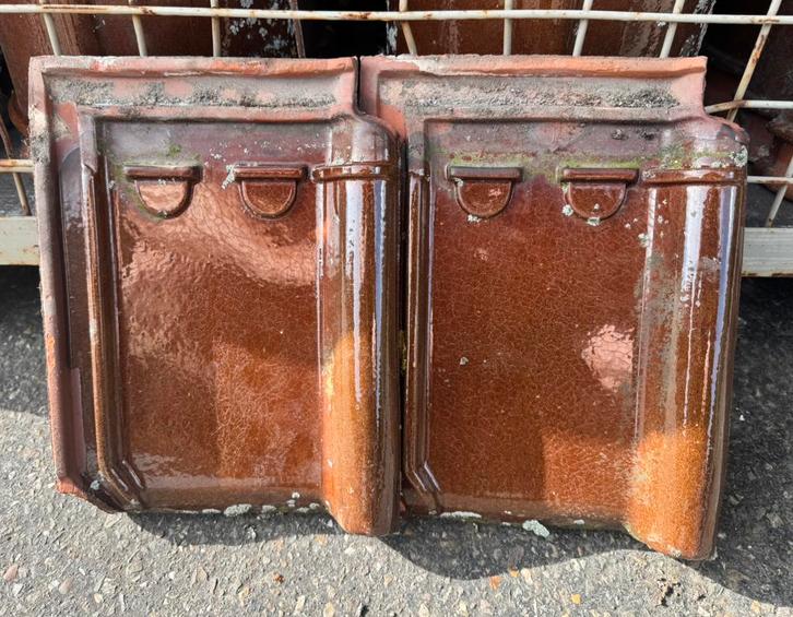 2.000 gave partij tuile du nordt dakpannen gebr. Laumans, Antiek en Kunst, Curiosa en Brocante, Ophalen