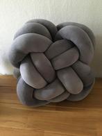 kussen Knoopkussen kleur grijs, Huis en Inrichting, Woonaccessoires | Kussens, Ophalen of Verzenden, Nieuw, Grijs, Vierkant