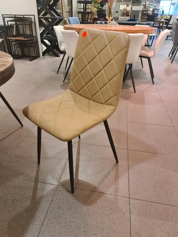 Nieuwe eetkamerstoel beige taupe eco leer €50 per stuk, Huis en Inrichting, Stoelen, Nieuw, Vier, Hout, Kunststof, Leer, Metaal