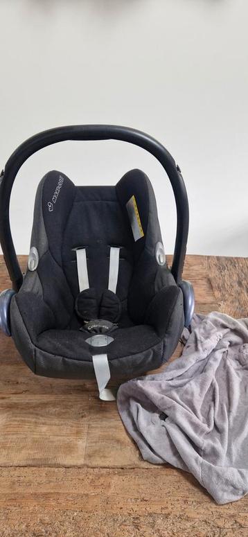 Maxi-Cosi incl. beschermhoes beschikbaar voor biedingen