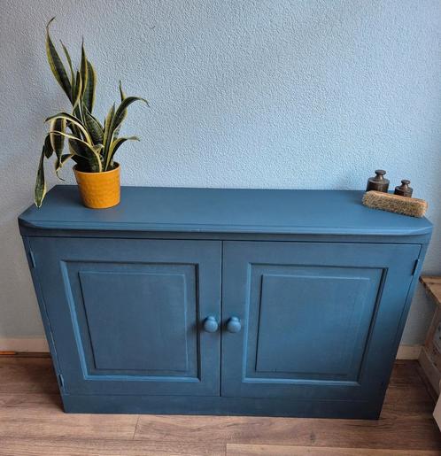 Blauw kastje, strak functioneel., Huis en Inrichting, Kasten | Dressoirs, Gebruikt, 100 tot 150 cm, 25 tot 50 cm, Met deur(en)