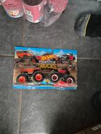 HOT WHEELS MONSTER TRUCKS VW DRAG BUS VS BEETLE, Hobby en Vrije tijd, Modelauto's | Overige schalen, Ophalen of Verzenden, Zo goed als nieuw