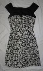 Leuke zwart/witte STEPS jurk (2), Ophalen, Zwart, Knielengte, Steps