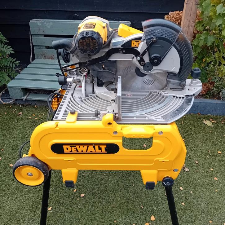 Dewalt D27107-QS combinatiezaag 305mm, Doe-het-zelf en Verbouw, Gereedschap | Zaagmachines, Zo goed als nieuw, Afkortzaag, 1200 watt of meer