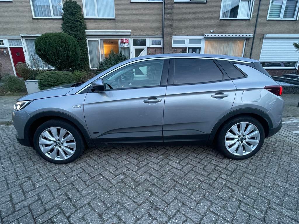 IN PRIJS VERLAAGD! Opel Grandland X Hybrid4 300pk 4x4, Auto's, Opel, Automaat, 1250 kg, Zwart, 300 pk