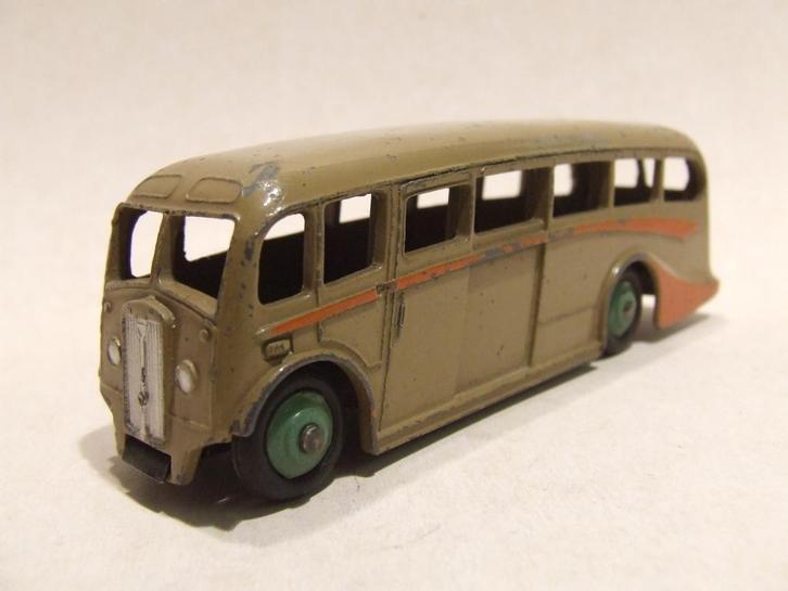 DINKY TOYS 281 Luxery Coach in goede staat., Hobby en Vrije tijd, Modelauto's | 1:43, Gebruikt, Bus of Vrachtwagen, Dinky Toys