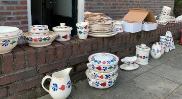 Een heleboel Boerenbont servies beschikbaar voor biedingen