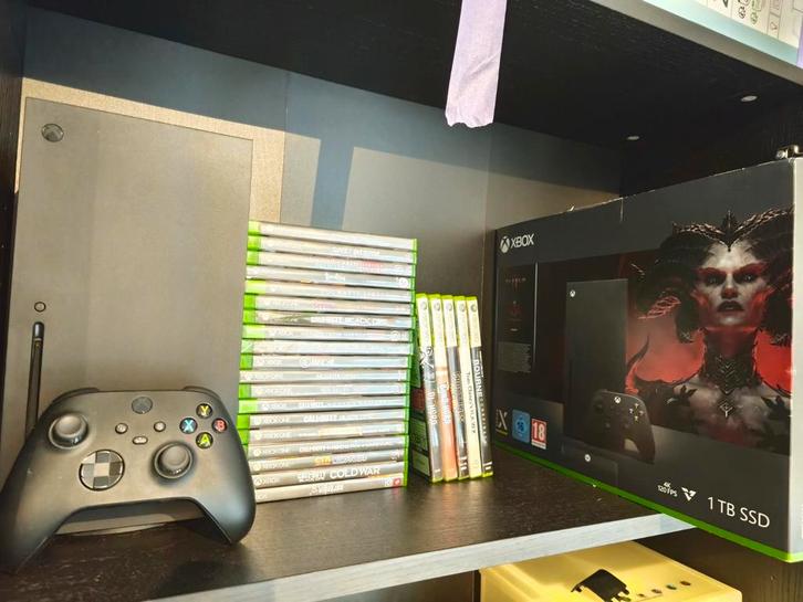 Xbox X 1tb verzameling met enorm veel spellen!, Spelcomputers en Games, Spelcomputers | Xbox Series X en S, Zo goed als nieuw