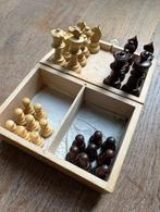 Schaakbord met schaakstukken en/of dambord met damschijven, Hobby en Vrije tijd, Gezelschapsspellen | Bordspellen, Een of twee spelers