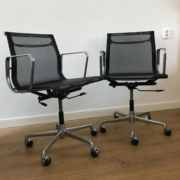 2 ICF Charles Ray Eames bureaustoel EA 117 netweave vintage, Huis en Inrichting, Bureaustoelen, Gebruikt, Zwart, Ophalen