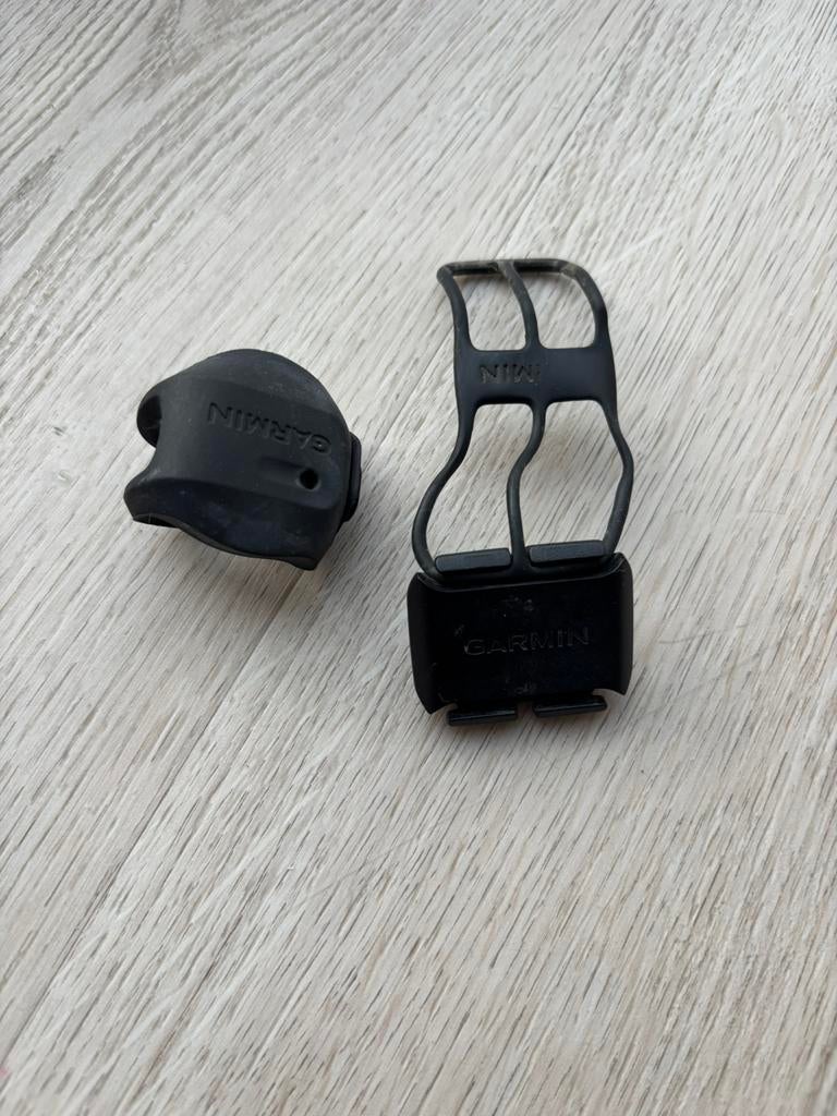 Garmin snelheid en cadans sensor, Fietsen en Brommers, Fietsaccessoires | Fietscomputers, Ophalen of Verzenden, Cadanssensor, Zo goed als nieuw