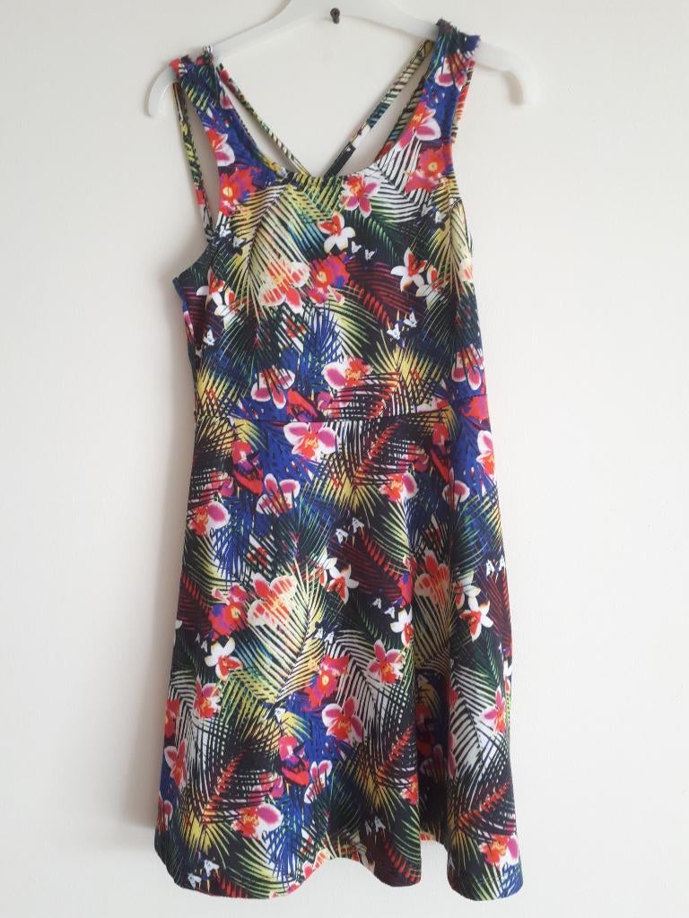 Zomerjurk met tropische print, Kinderen en Baby's, Kinderkleding | Maat 122, Ophalen of Verzenden, Gebruikt, Meisje, Jurk of Rok