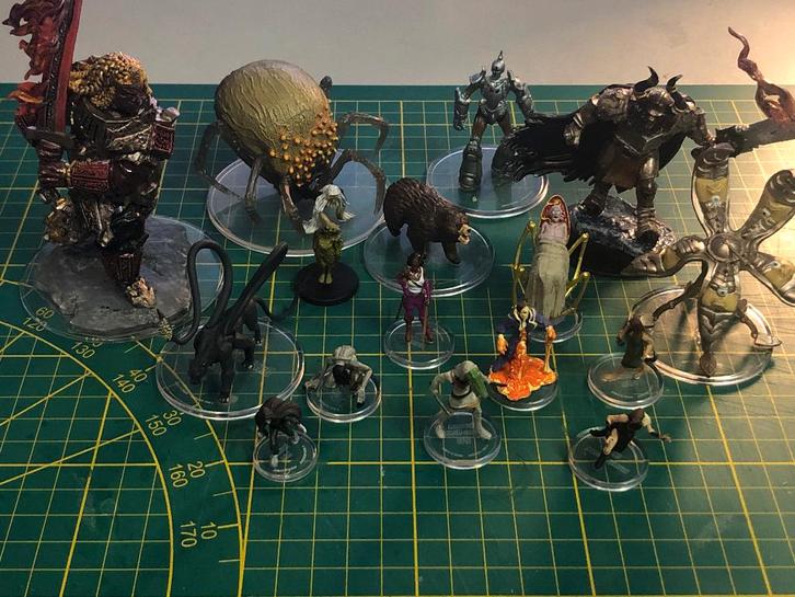 14 Dungeons & Dragons Icons of the Realms mini's, Hobby en Vrije tijd, Wargaming, Zo goed als nieuw, Overige soorten, Figuurtje(s)