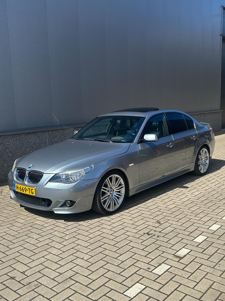 BMW 550i AUT 2006 Youngtimer | V8 | Top onderhouden | M pakk, Auto's, BMW, Automaat, Achterwielaandrijving, 4799 cc, Leder