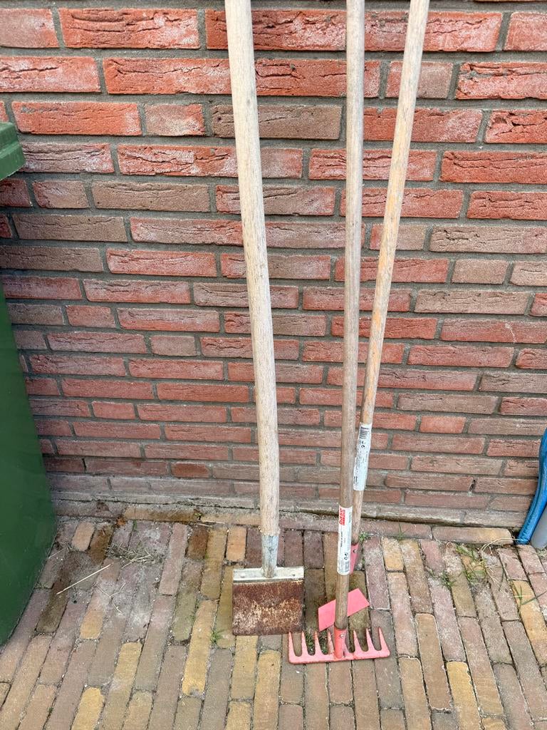 Diverse tuingereedschap: schoffel, hark, Verzenden, Gebruikt, Schoffel