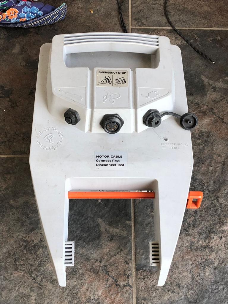 Elektrische  buitenboordmotor torqeedo, Hobby en Vrije tijd, Modelbouw | Boten en Schepen, Ophalen, Gebruikt