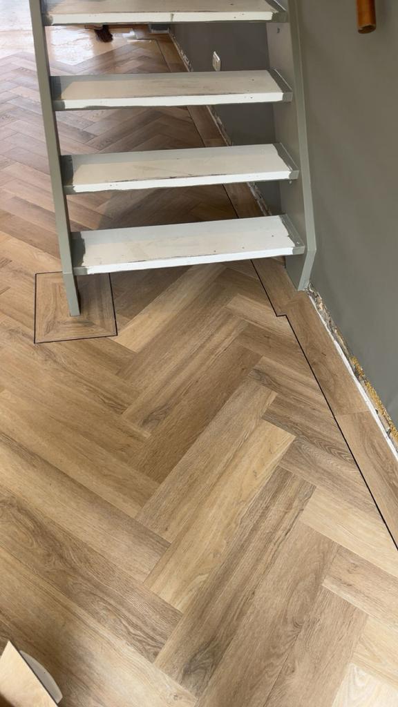 Woningstofeerder, Huis en Inrichting, Stoffering | Vloerbedekking, Nieuw, Laminaat, 75 m² of meer, Verzenden