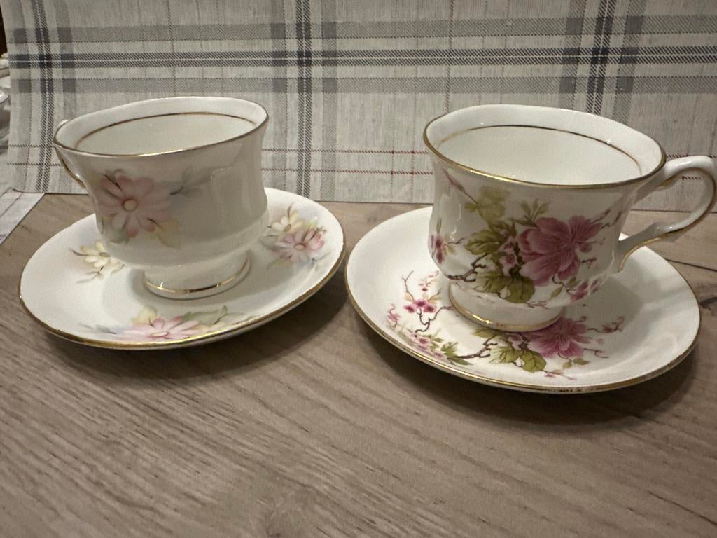 Balmoral Bone China Kopjes en Schotels - Bloemmotief, Ophalen of Verzenden