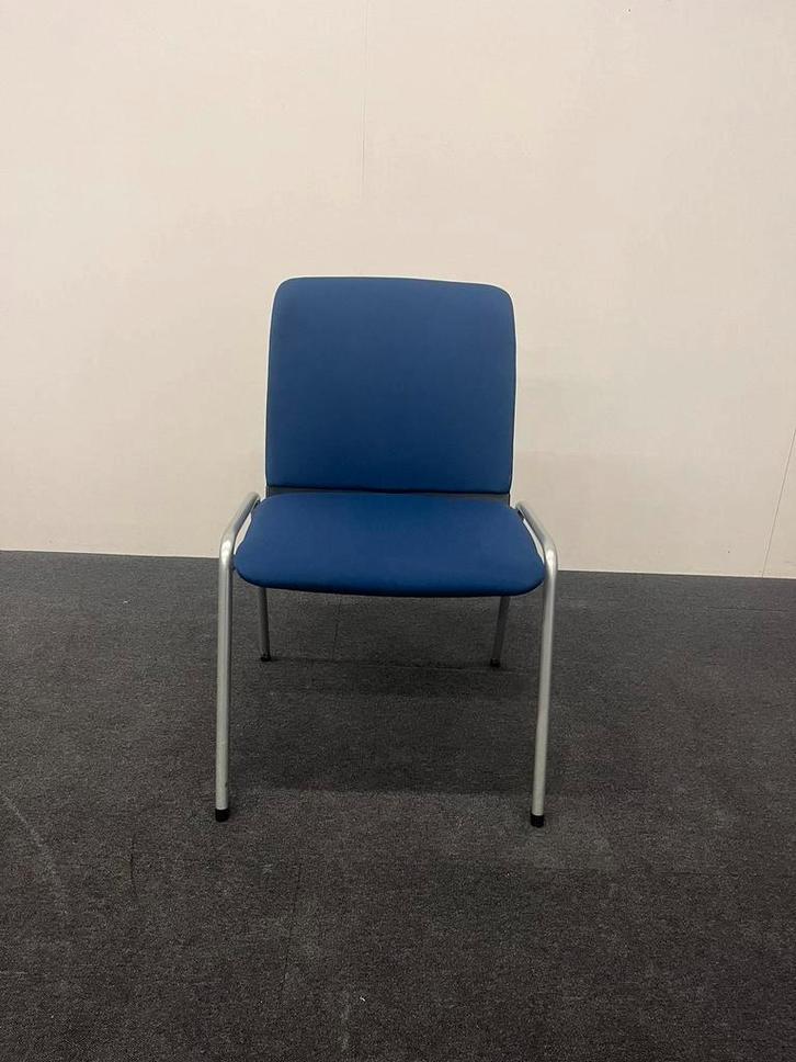 Vergaderstoel zonder armlegger donker blauw, Huis en Inrichting, Stoelen, Gebruikt, Vijf, Zes of meer stoelen, Blauw, Ophalen of Verzenden