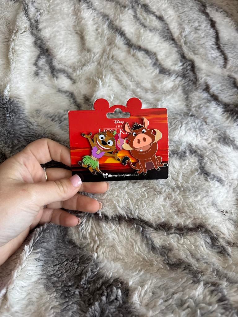Disney The Lion King Timon & Pumbaa Pin Set Disneyland Parij, Ophalen of Verzenden, Leeuwenkoning of Jungle Boek, Nieuw, Overige typen