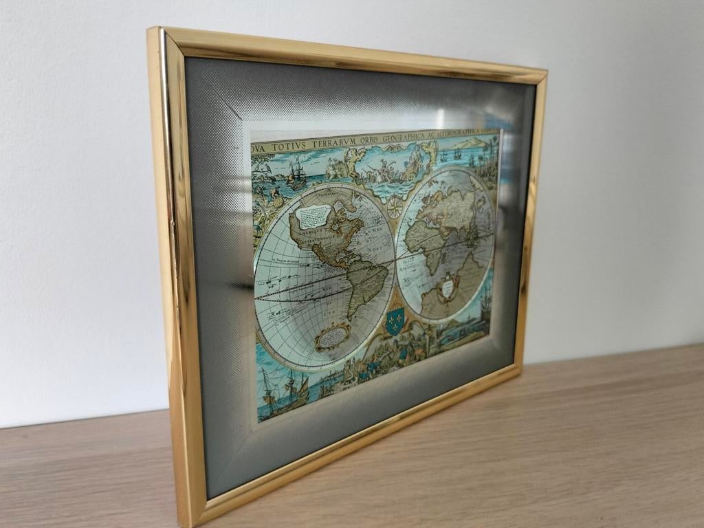 Lijst van messing met Orbis Geographica, Verzenden, Metaal of Aluminium, Minder dan 50 cm, Minder dan 50 cm