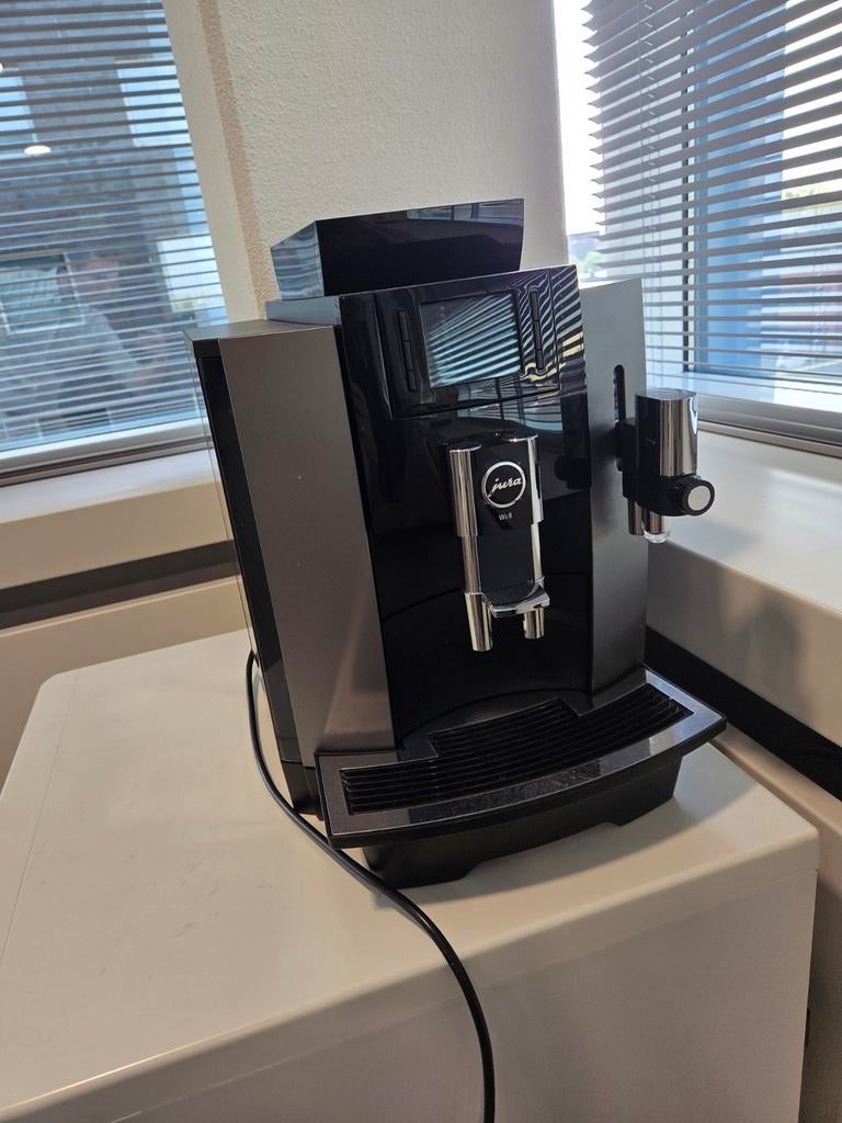 Jura Koffiemachine met Melkopschuimer, Witgoed en Apparatuur, Gebruikt, Koffiemachine, Afneembaar waterreservoir, Koffiebonen