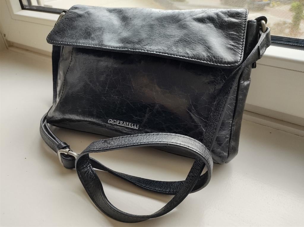 zwart leren crossbody/schoudertas van Gigi Fratelli, Sieraden, Tassen en Uiterlijk, Ophalen of Verzenden, Zo goed als nieuw, Zwart