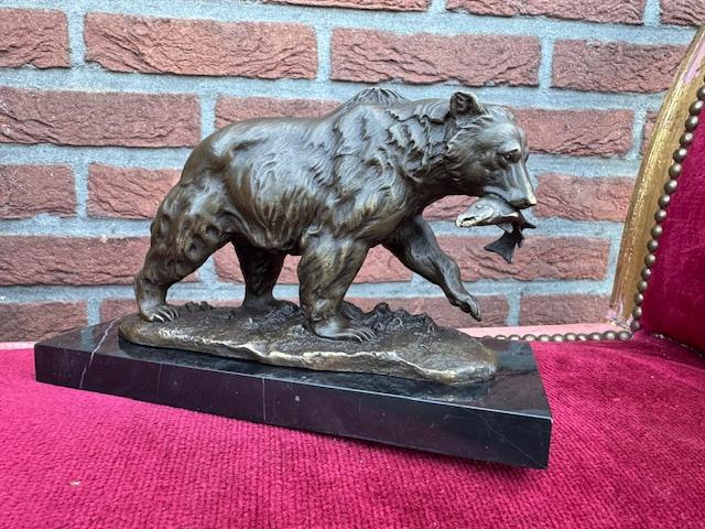 supermooi bronzen beeld, beer met zijn vangst, Ophalen of Verzenden, Gemerkt, Brons, Beeld