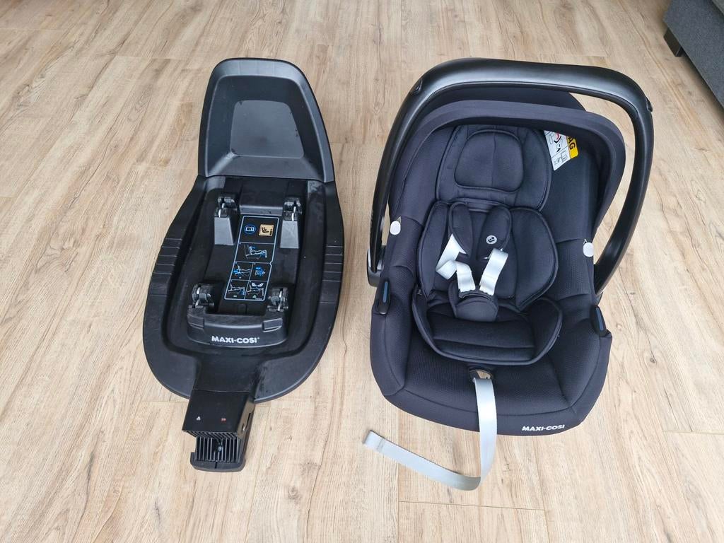 Maxi Cosi FamilyFix 2 met newborn inleg, Ophalen, Gebruikt, Isofix, 0 t/m 13 kg