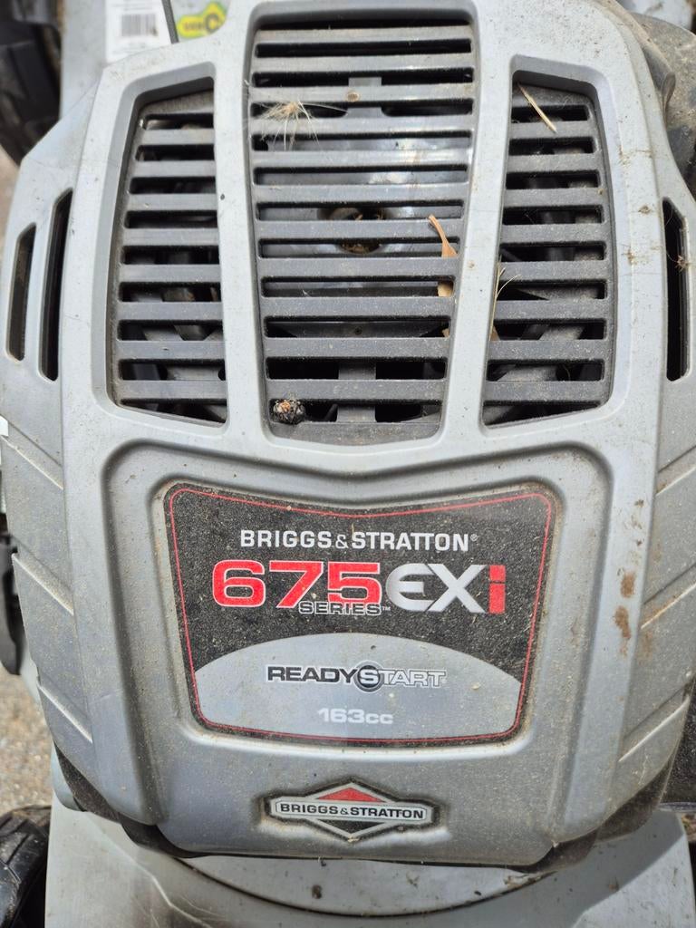 Grasmaaier Briggs & Stratton 675EXi - Motor draait, Ophalen, Cirkelmaaier, Gebruikt, Briggs & Stratton