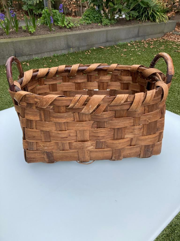Rustieke mand van kastanje bast, Ophalen, Overige materialen, Gebruikt, Mand
