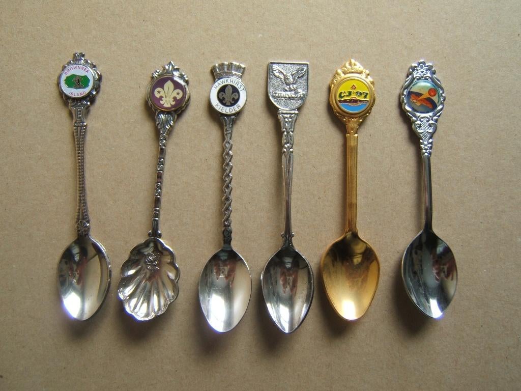 scouting theelepels 6 Brownsea Island e.a., Verzenden, Embleem, Speld of Insigne