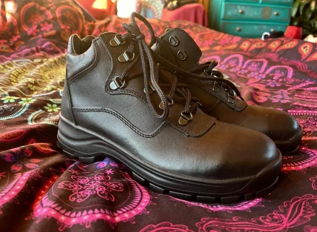 Splinternieuwe werkschoenen met stalen neus 38 nu 35€, Noidea, Zwart, Nieuw, Ophalen of Verzenden