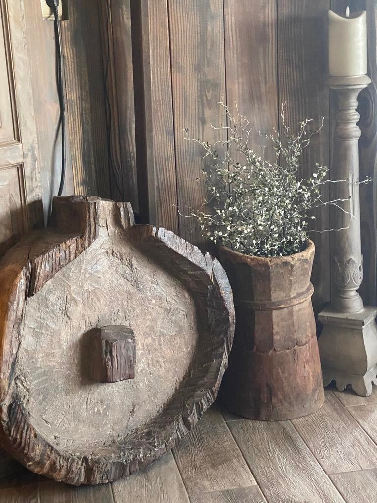 Oude authentieke waterschaal / trog uit india, Huis en Inrichting, Woonaccessoires | Schalen en Manden, Ophalen, Schaal, Rond