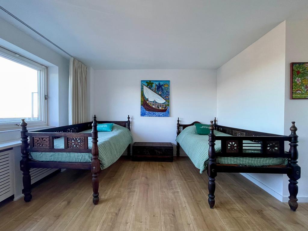 x2 Zanzibari Bedden met Matras, Huis en Inrichting, Ophalen, Zo goed als nieuw, Hout, Zanzibari Woodwork