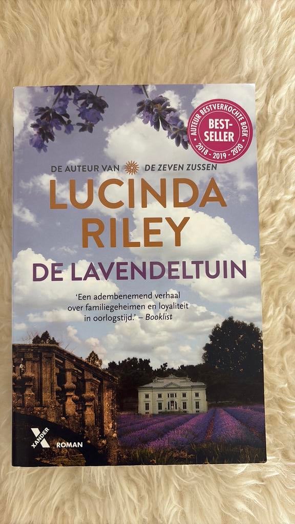 Lucinda Riley - De lavendeltuin, Boeken, Chicklit, Gelezen, Ophalen of Verzenden