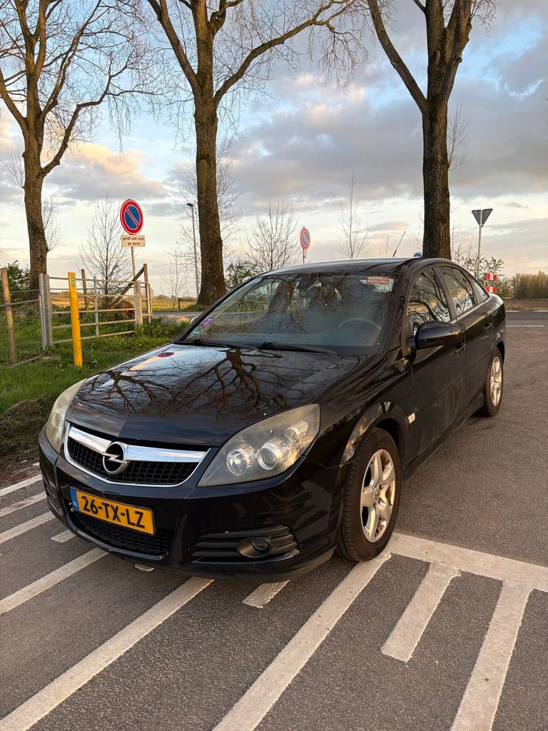 Opel Vectra 2.2 16V GTS AUT 2007 Zwart, Auto's, Stof, Zwart, 4 cilinders, 715 kg