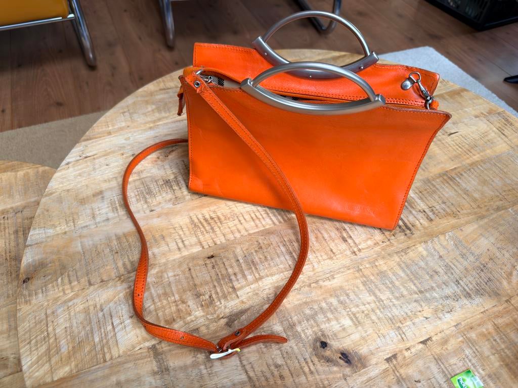Oranje Giuliano handtas van echt leer zo goed als nieuw., Sieraden, Tassen en Uiterlijk, Tassen | Damestassen, Ophalen of Verzenden