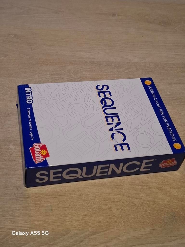 Sequence Intro Bordspel - Goliath, Ophalen of Verzenden, Zo goed als nieuw, Info@goliathgames.nl, Een of twee spelers